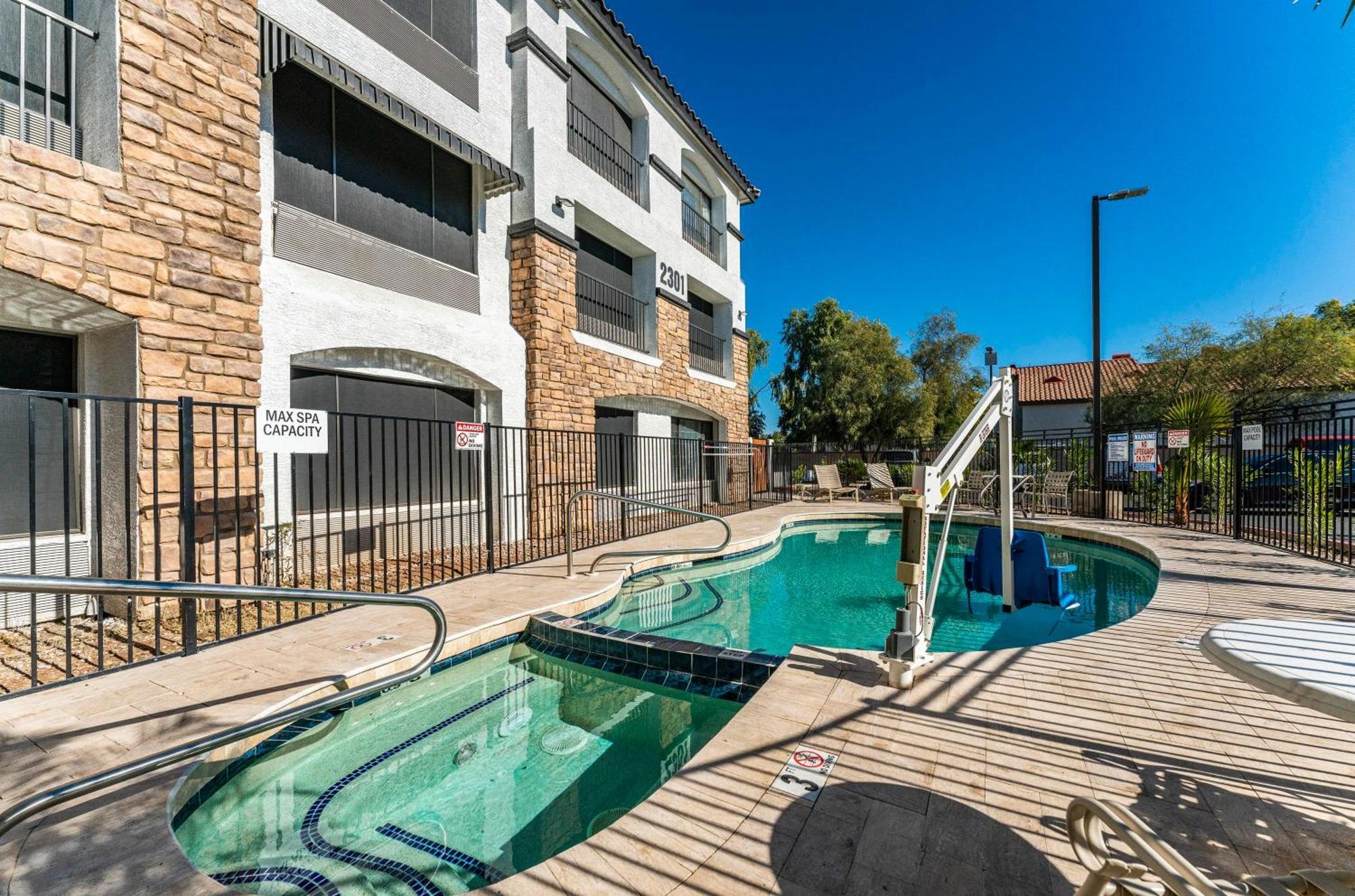 Tempe Corner Apartment Studio King Bed Bagian luar foto